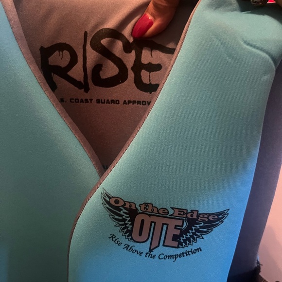 Life Jacket - Picture 3 of 5